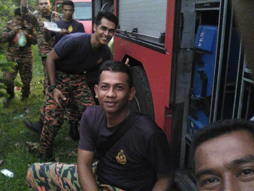 Dugaan Abang Bomba Berbuka Tepi Jalan