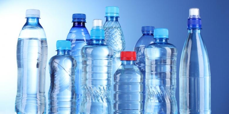  Bahaya  Air Botol Plastik Biar Lama Dalam Kereta MYNEWSHUB