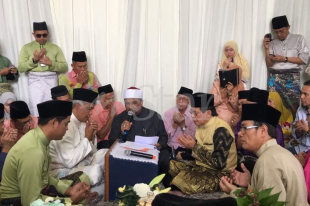 Jalaluddin Hassan Dan Rapidah Kini Suami Isteri - MYNEWSHUB