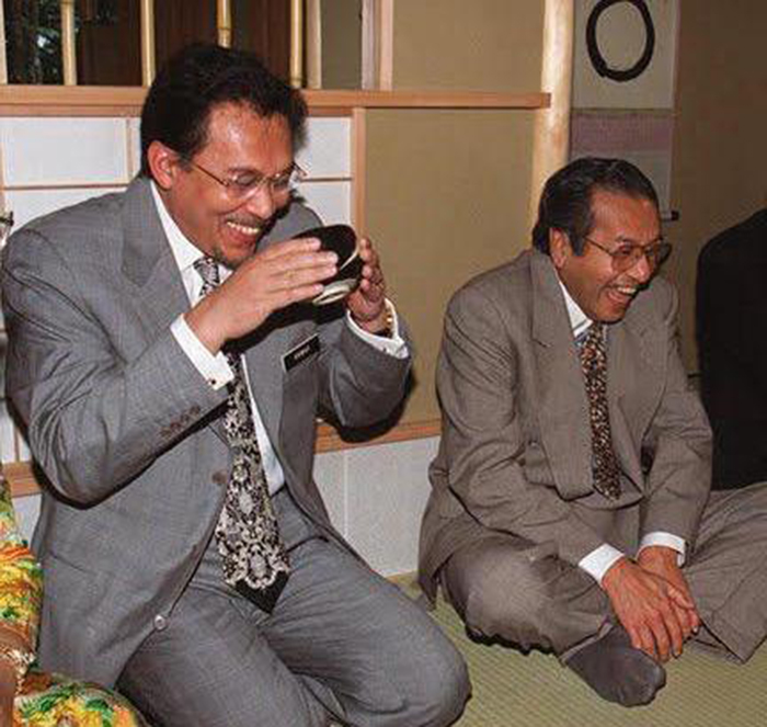 Betul Ke Anwar Enggan Terima Tun M Jadi Calon PM?