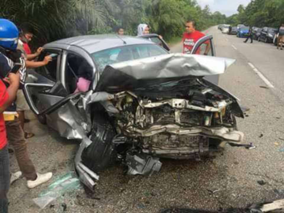 3 Beranak Maut 4 Cedera Kereta Bertembung Mynewshub
