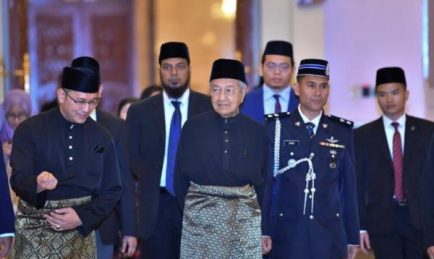 Janji Had PM Dua Penggal Ditangguh – Mahathir