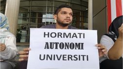 Demo Duduk Sampai Maszlee Letak Jawatan