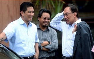 Azmin Bakal PM Ke-8, Anwar Balik Ke Penjara?