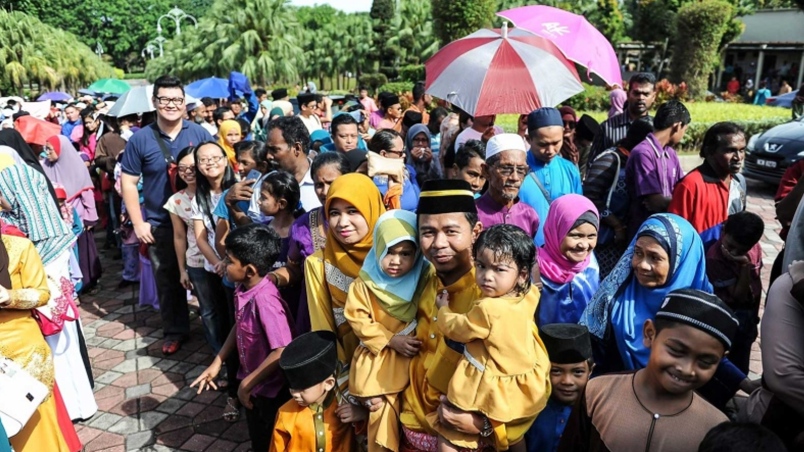  Rumah  Terbuka  Seri Perdana Omong q