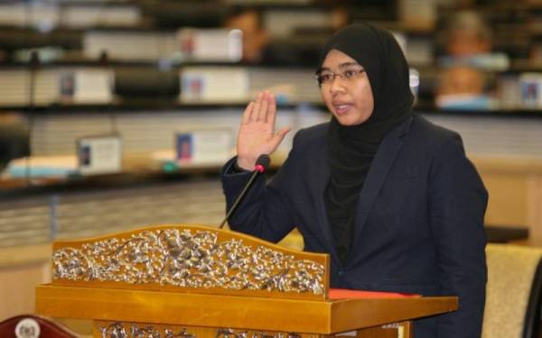 Bekas Ketua Srikandi PKR Ditahan Polis