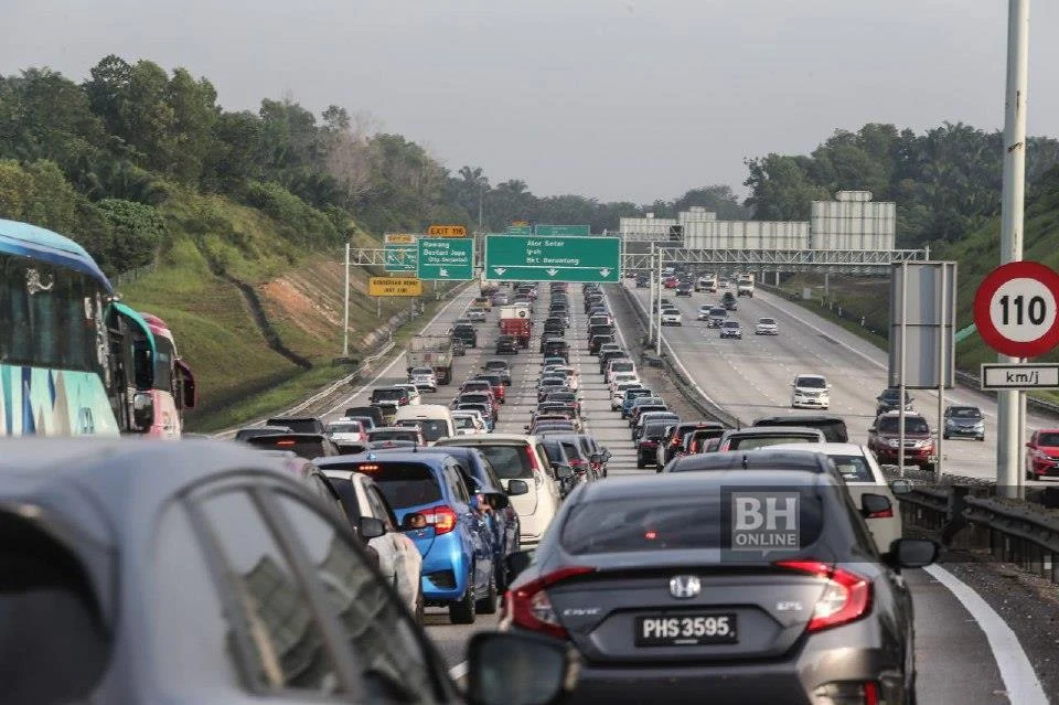 Aliran Trafik Lebuh Raya Utama Sesak