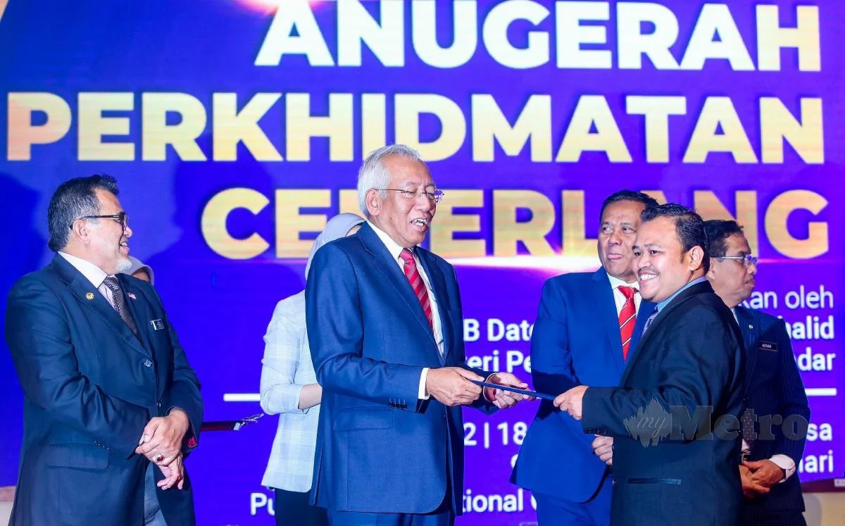 Penjawat Awam Perlu Pertahan Kerajaan