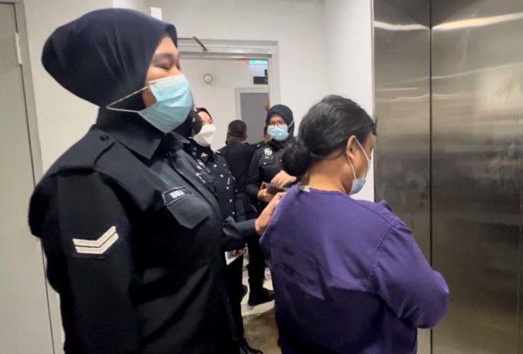 Pembantu Rumah Dera Dua Anak Majikan Direman