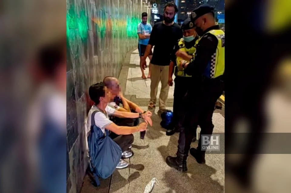 Cuba Ragut Wanita, 2 Lelaki Diberkas Orang Awam