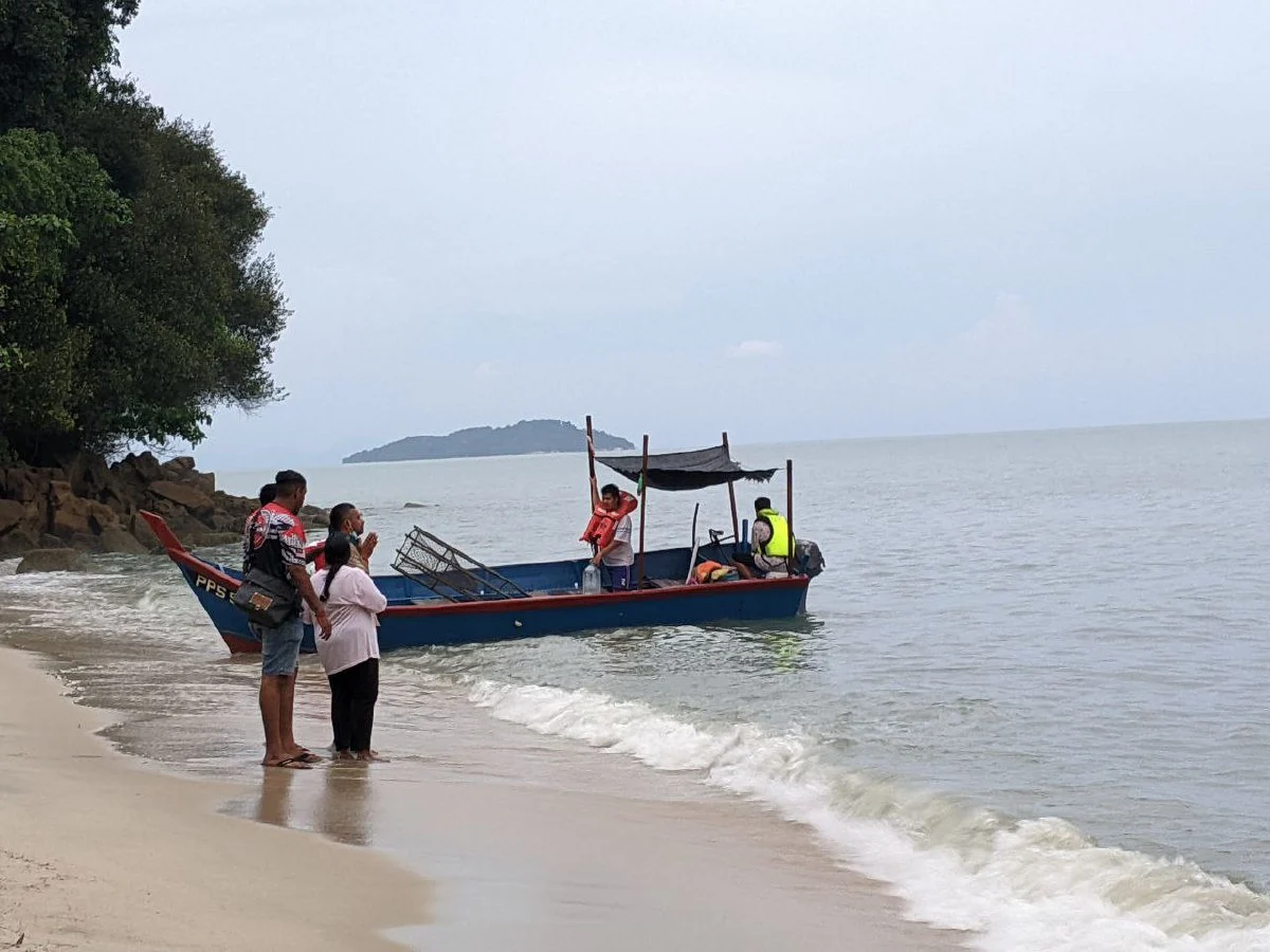 Lelaki Dikhuatiri Lemas Di Pantai Tanjung Asam