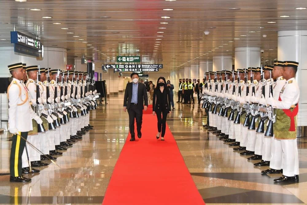 TPM Singapura Tiba Di Malaysia Untuk Lawatan Kerja