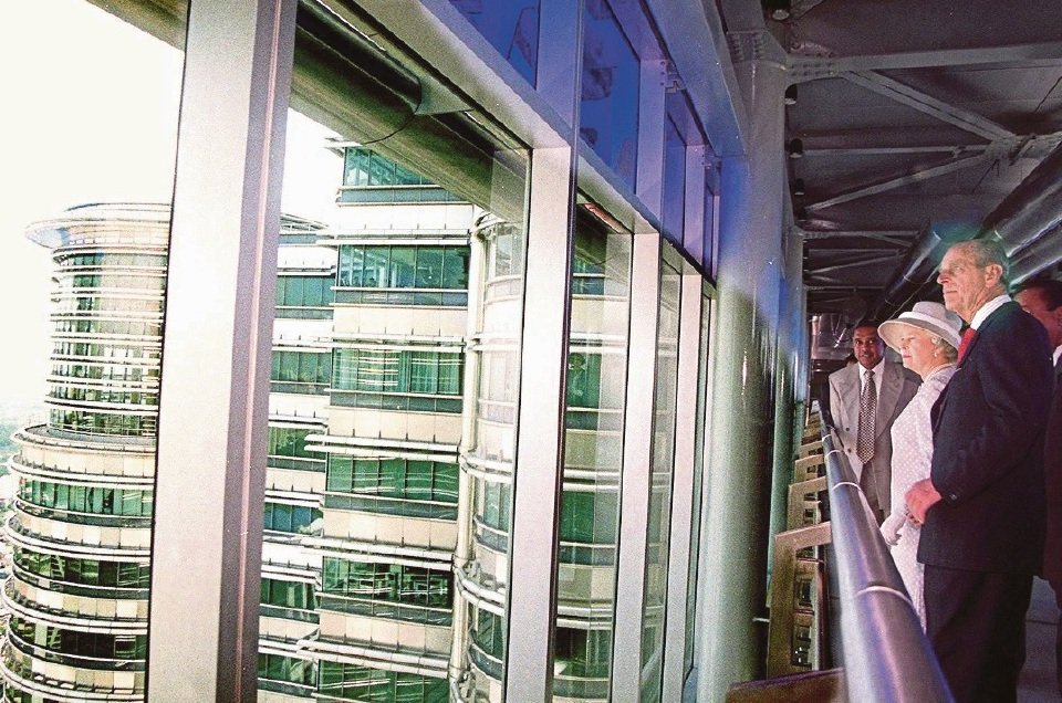 Ratu Elizabeth II Kunjungi Malaysia 3 Kali