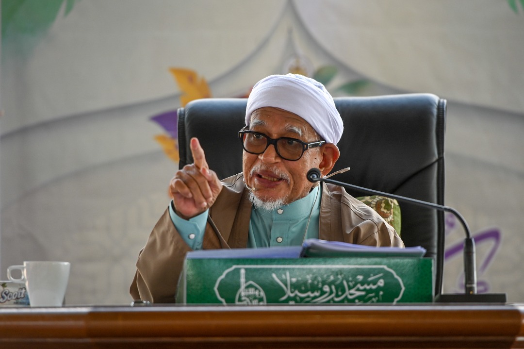 Hadi Jelaskan Kenapa PAS Pilih Bersatu