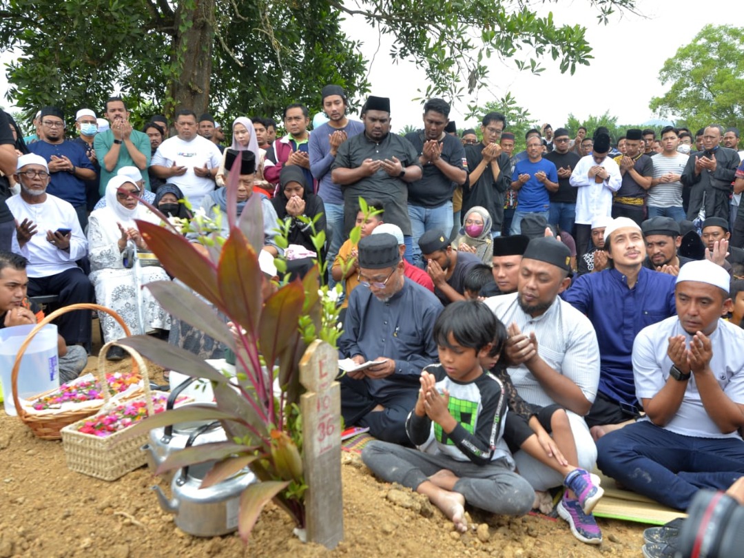 Apeh Jamal Selamat Dikebumikan