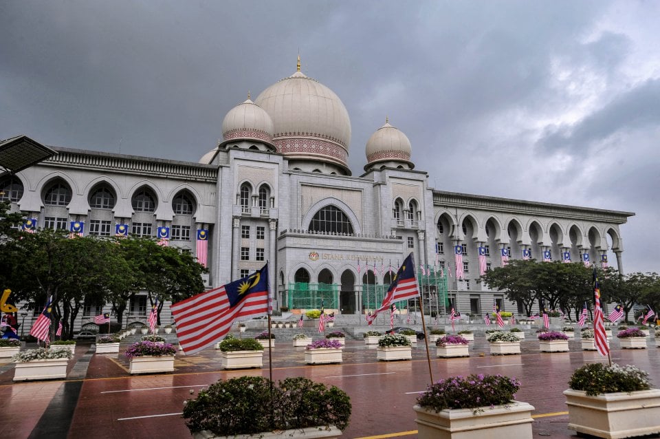 Manifesto BN: Pisahkan Fungsi Peguam Negara, Pendakwa Raya