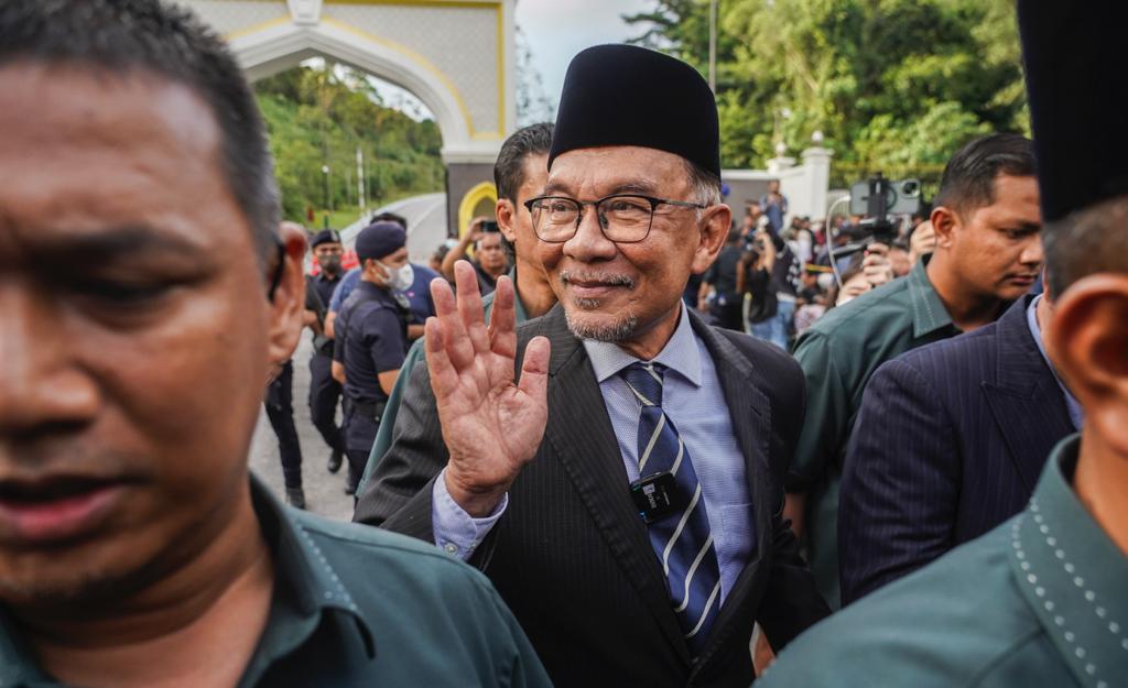 Anwar Angkat Sumpah Petang Ini