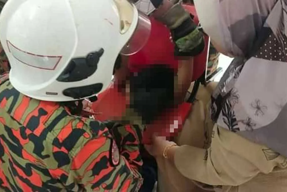 Kepala Kanak-Kanak Tersepit Kerusi Tadika