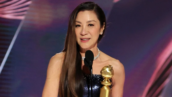 Michelle Yeoh Menang Pelakon Wanita Terbaik, Anugerah Golden Globe