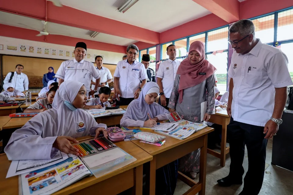 ‘Lapor Jika Harga Makanan Kantin Sekolah Naik’