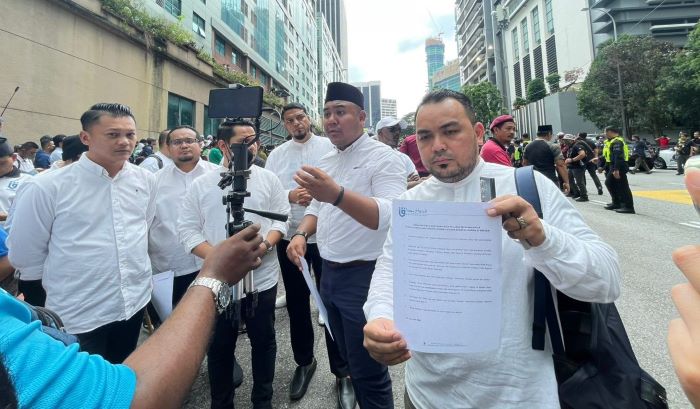 Bakar Al-Quran: Lebih 500 Berhimpun Secara Aman Di Kedutaan Sweden