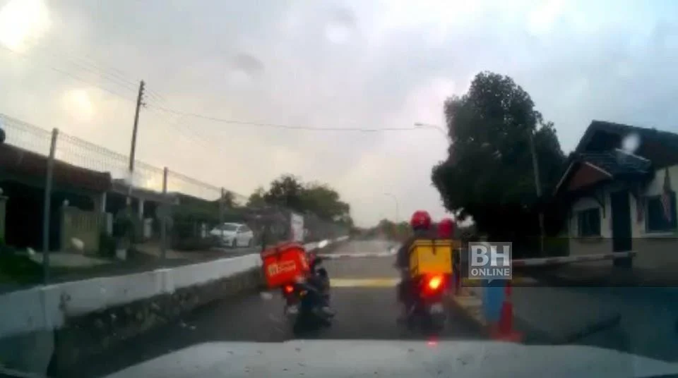 Polis Cari ‘Rider’ Tendang Pengawal Taman Perumahan