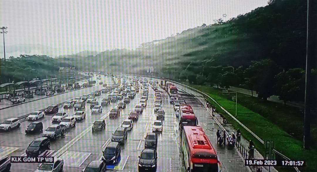 Trafik Sesak Di Lebuh Raya Utama Sempena Cuti Sekolah