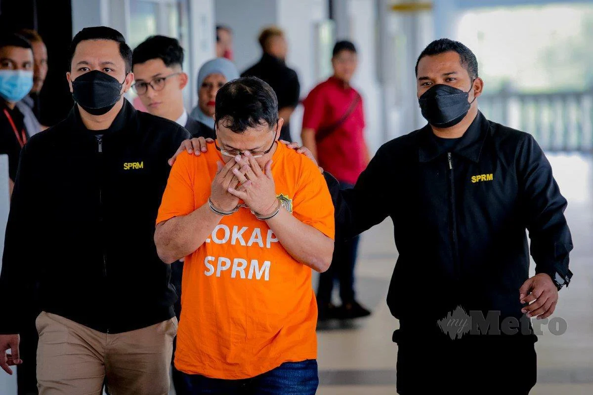 Pegawai SPRM, Datuk Roy Didakwa Rasuah RM640,000 Supaya Anak Muhyiddin Tak Direman