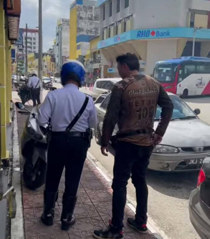 Penunggang Motosikal Kuasa Tinggi, Peniaga Berbalah