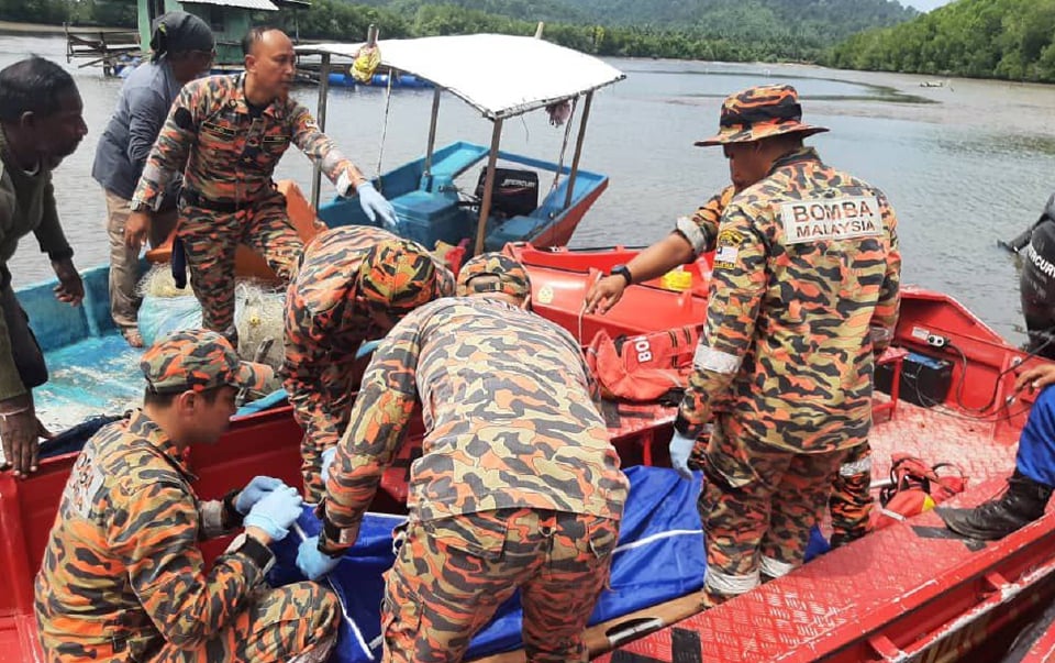 Pemain Bola Sepak Mati Dipanah Petir
