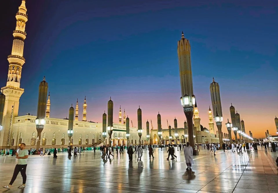 Anak Malaysia Tabur Khidmat Di Masjid Nabawi