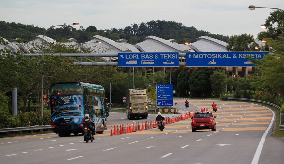 Kenderaan Asing Dari Singapura Wajib Ada VEP Mulai 1 Oktober