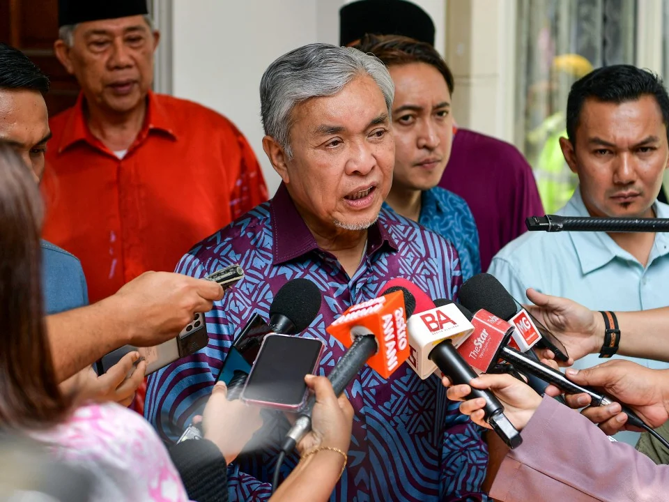 Usah Kongsi Isu Sentuh 3R – TPM Zahid