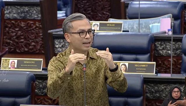 Amaran Menteri: Komen Jelik Semasa Strim Langsung Boleh Dikesan