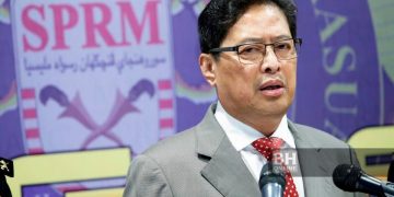 Azam Sahkan SPRM Menahan Petugas Media Malam Tadi