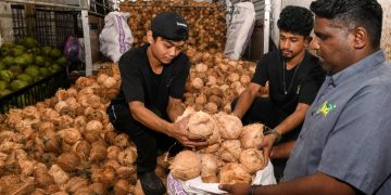 FAMA Import 650 Tan Kelapa Tampung Bekalan Ramadan, Aidilfitri