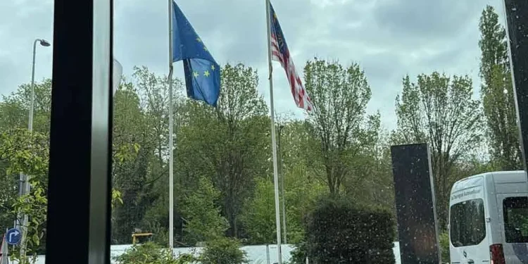 Jalur Gemilang Berkibar Di The Hague