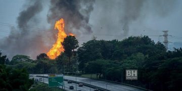 Kebakaran Saluran Paip Gas, 7 Mangsa Diselamatkan – Bomba