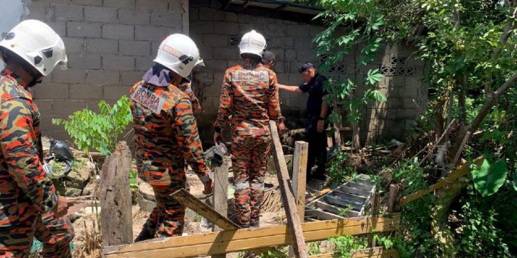 Warga Emas Maut Jatuh Perigi