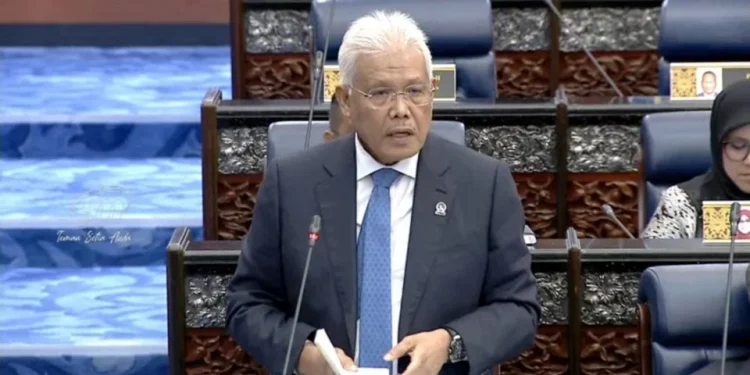 Mesyuarat Khas Parlimen: Ahli Parlimen Gesa Kerajaan Tangguh Kenaikan RON95, Tarif Elektrik