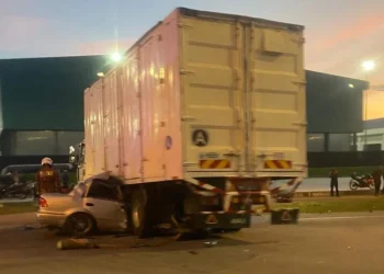 Dua Warga Asing Maut Kereta Langgar Lori Buat Pusingan U