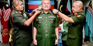 Johnny Lim Anak Cina Pertama Naik Pangkat Leftenan Jeneral