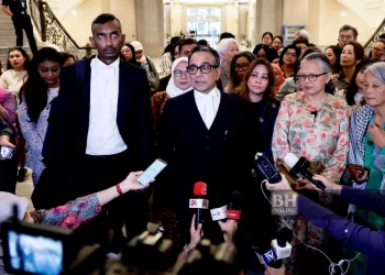 Nama Mencerminkan Identitinya. Adakah Itu Tidak Cukup Jelas? – Hakim