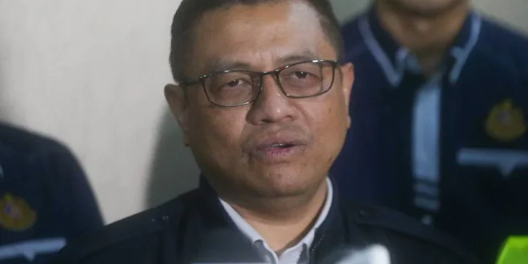 Pemandu, Penumpang Bas Ekspres, Persiaran Wajib Pakai Tali Pinggang Keledar Mulai Selasa Ini – JPJ