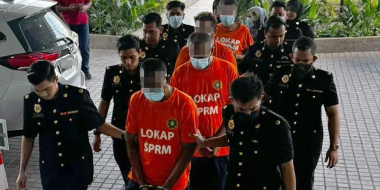 5 Termasuk Empat Pengarah Syarikat Direman Kes Dokumen Palsu Permit Pekerja Asing