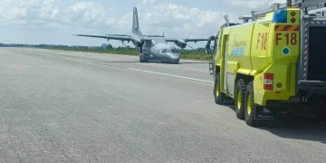 Pesawat TUDM Tergelincir, Landasan Utama Lapangan Terbang Antarabangsa Kuching Ditutup