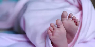 Wanita Tinggalkan Bayi Baru Lahir Di Luar Rumah Hingga Meninggal Ditahan Polis