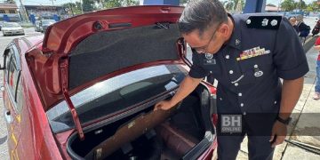 Tiga Sekeluarga Ditahan Disyaki Bawa Masuk 2 Kg Ganja Mampat Ke Negara Ini
