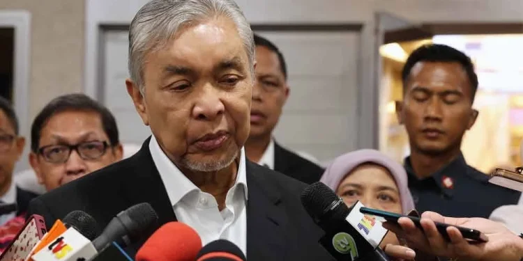 Keputusan MIC Sertai PN: ‘Saya Akan Tanya Vigneswaran’ – Ahmad Zahid