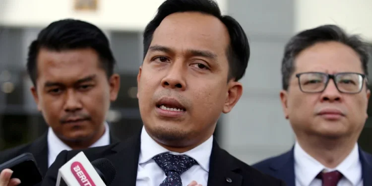 Inkues Zara Qairina: Allahyarham Sering Menulis Diari Dalam Buku ‘Love And Peace’ – Saksi